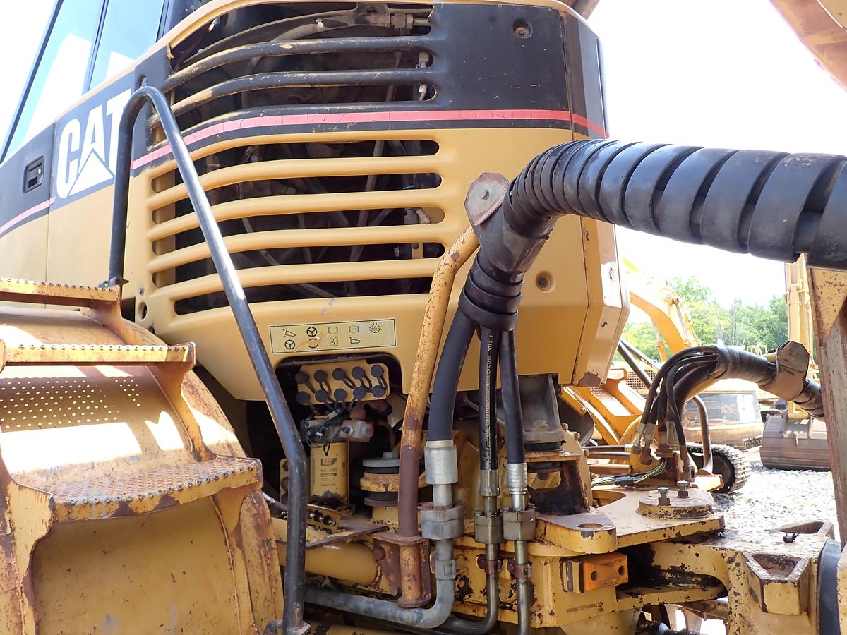 Used 2003 CAT 735