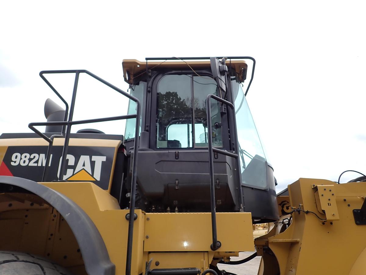 Used 2015 CAT 982M Wheel Loader