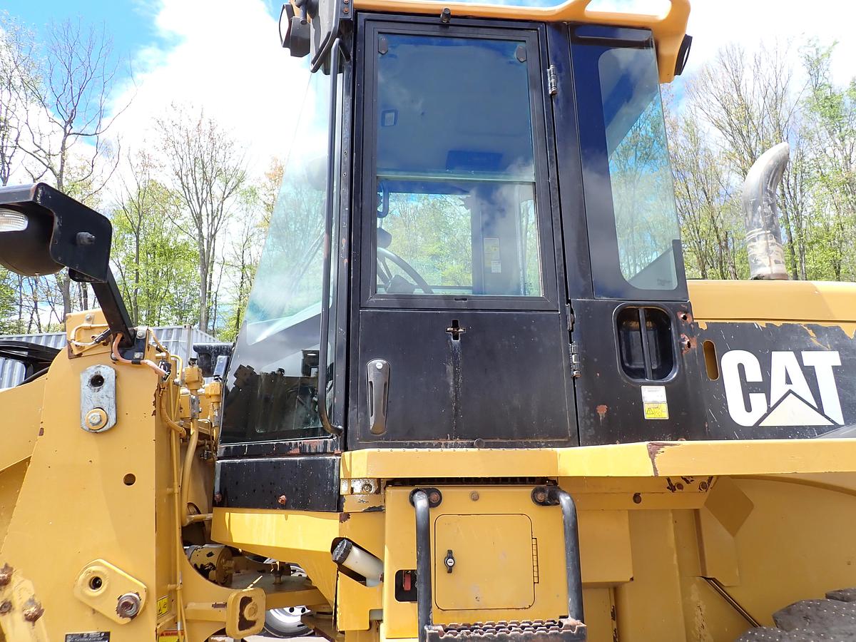 Used 2010 CAT 938H