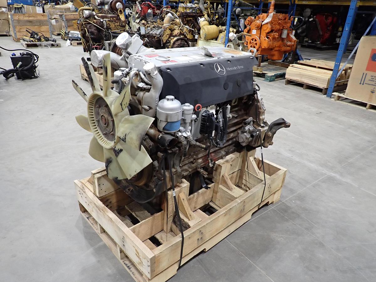 Used 2002 Mercedes OM906LA Diesel Truck Engine 210 HP