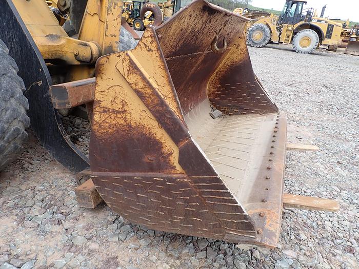 Used Dresser 530 Wheel Loader w/ FORKS & BUCKET