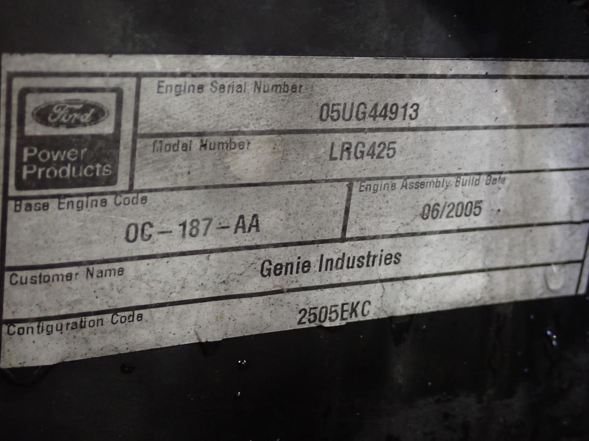 Used 2005 Ford LRG425 Gas Engine