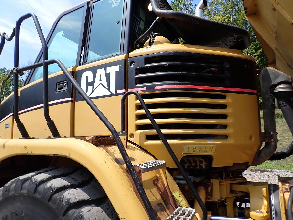 Used 2006 CAT 730
