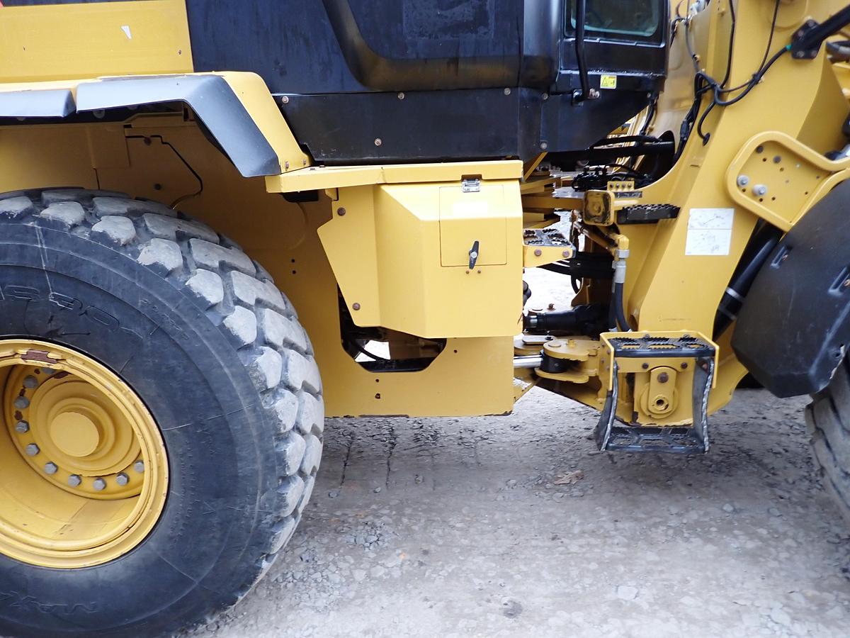 Used 2019 CAT 938M Wheel Loader