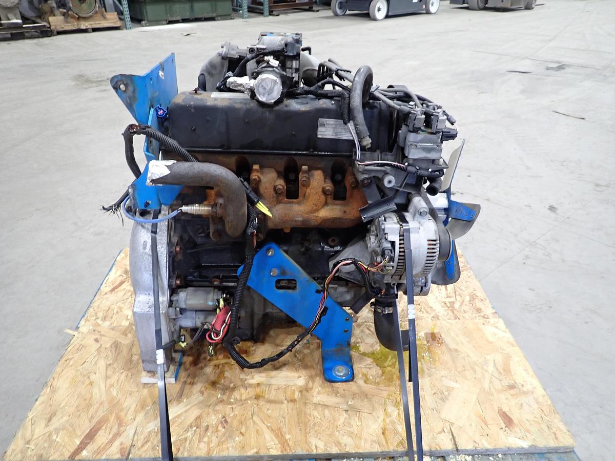 Used 2005 Ford LRG425 Gas Engine