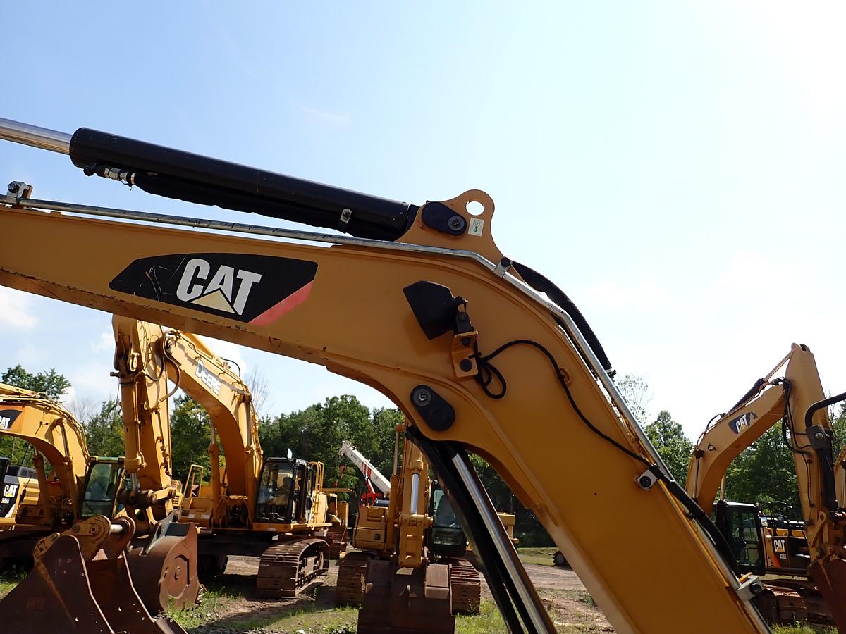 Used 2016 CAT 304E2 CR Mini Excavator HYDRAULIC THUMB!