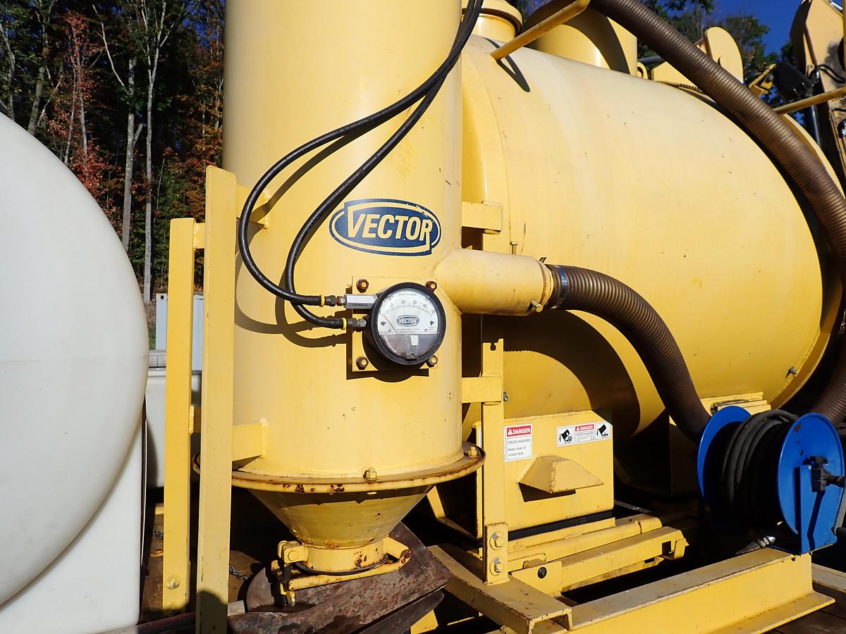 Used 2002 Vector 09007 Vacuum Excavator HI-RAIL GEAR!