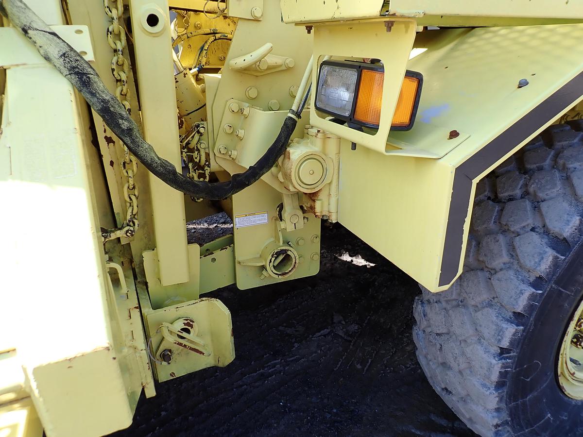 Used 2003 Oshkosh HB2923 Airport Snowblower