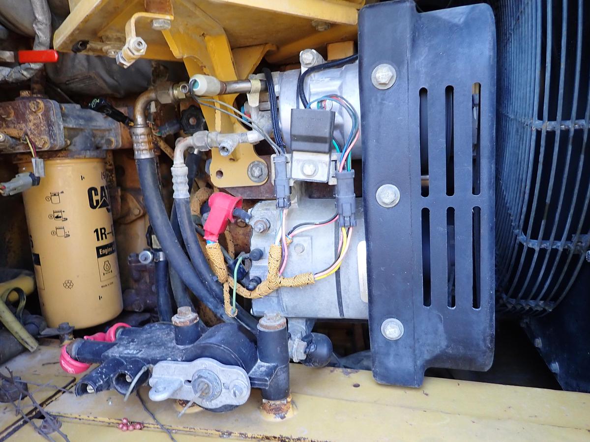 Used 2007 CAT 621G Motor Scraper