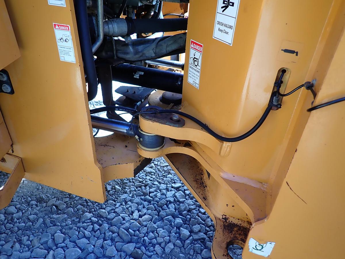 Used 2012 Case 1021F Wheel Loader 5700 HOURS