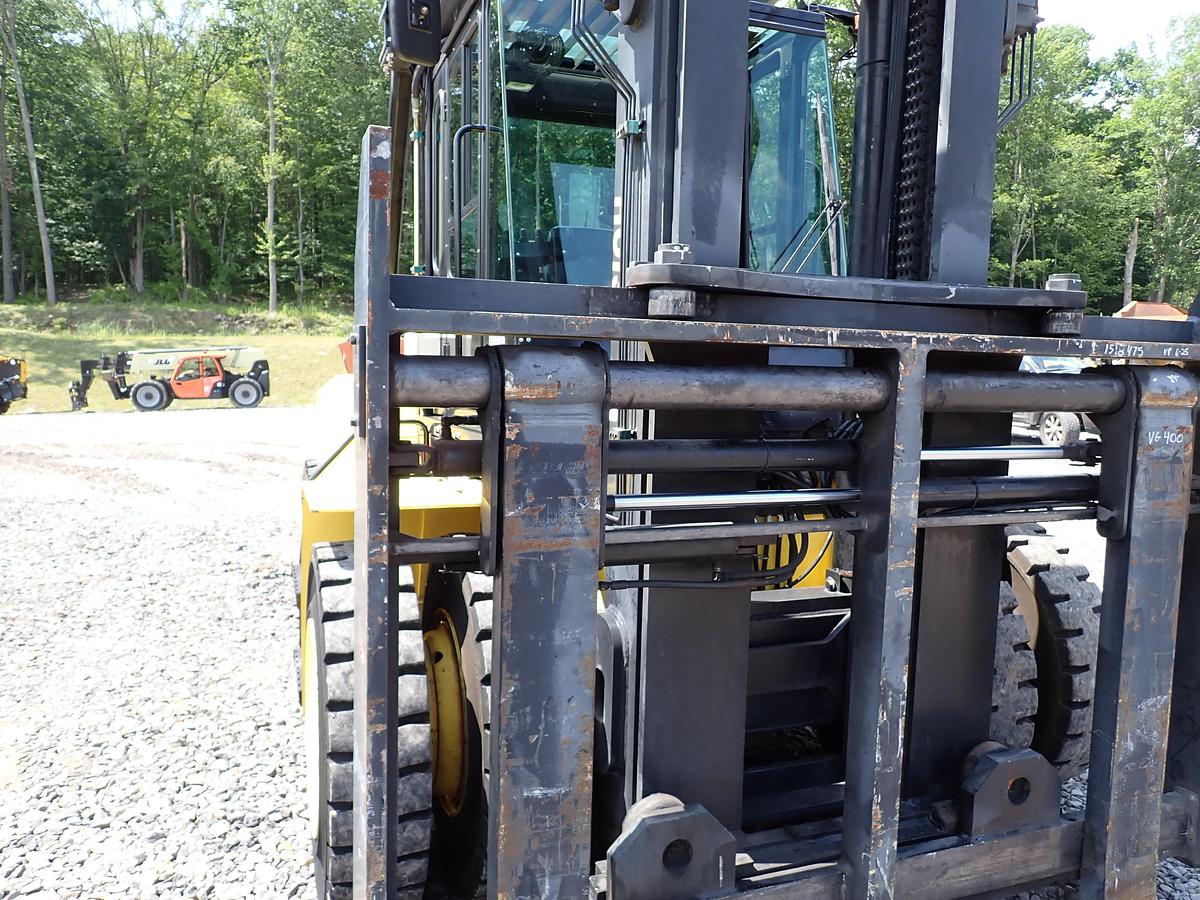 Used 2015 Hoist P300 30,000 Lb Forklift LOW HOURS!