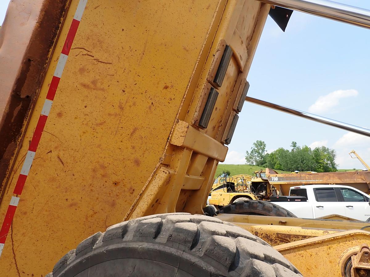 Used 2003 CAT 735