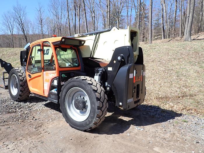 Used 2021 JLG 1255