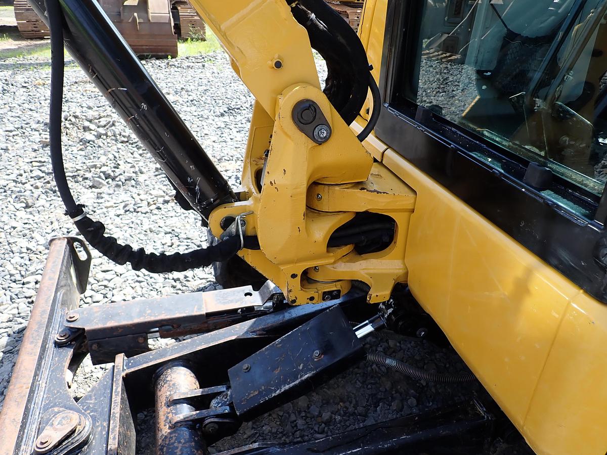 Used 2016 CAT 304E2 CR Mini Excavator HYDRAULIC THUMB!