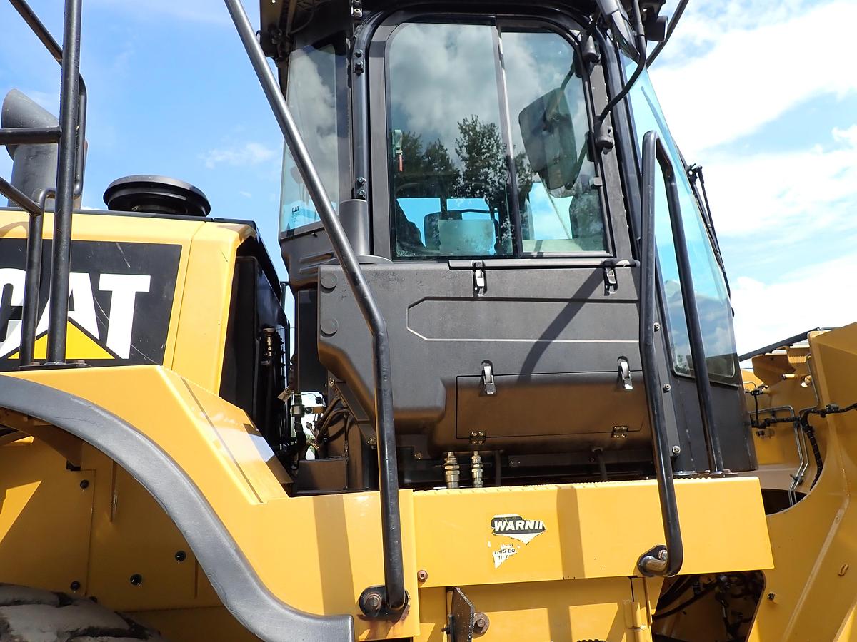 Used 2018 CAT 972M Wheel Loader