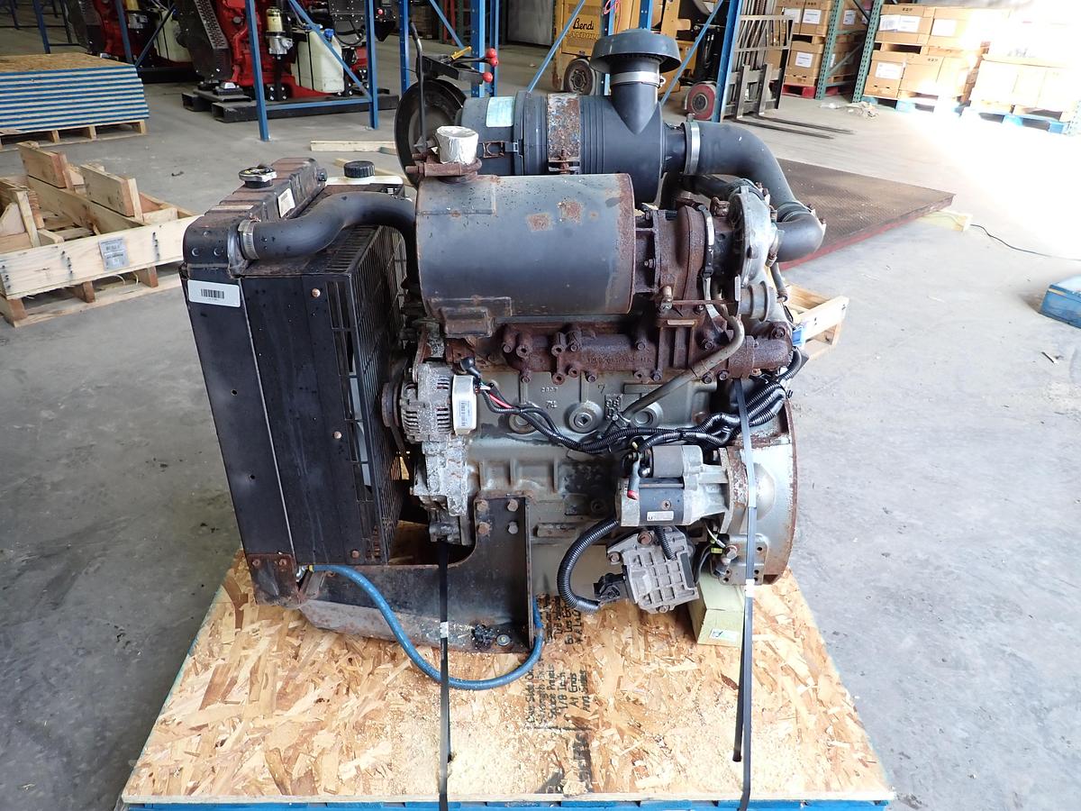 Used 2012 Yanmar 4TNV98T-ZGGE Diesel Engine