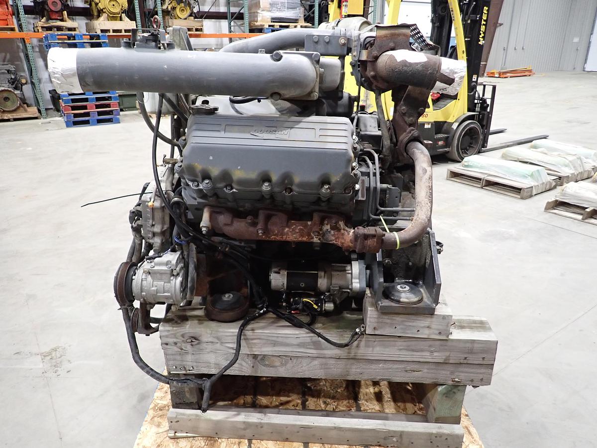 Used 2006 Doosan DV11 Diesel Engine DX420 EXCAVATOR