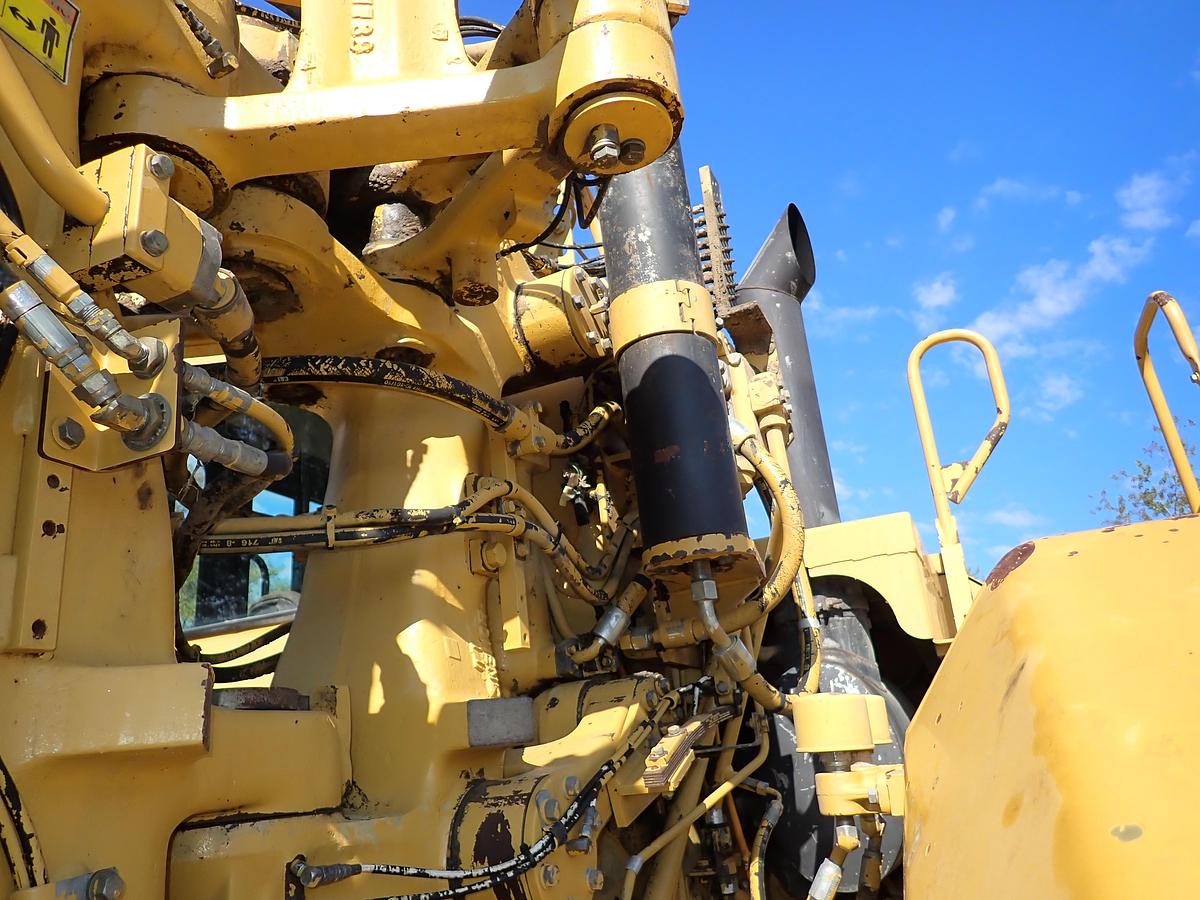 Used 2007 CAT 621G Motor Scraper