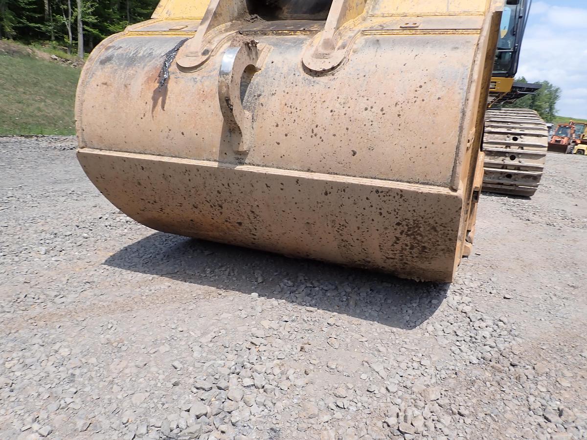 Used 2021 John Deere 870G LC Hydraulic Excavator MASS EXCAVATING BOOM