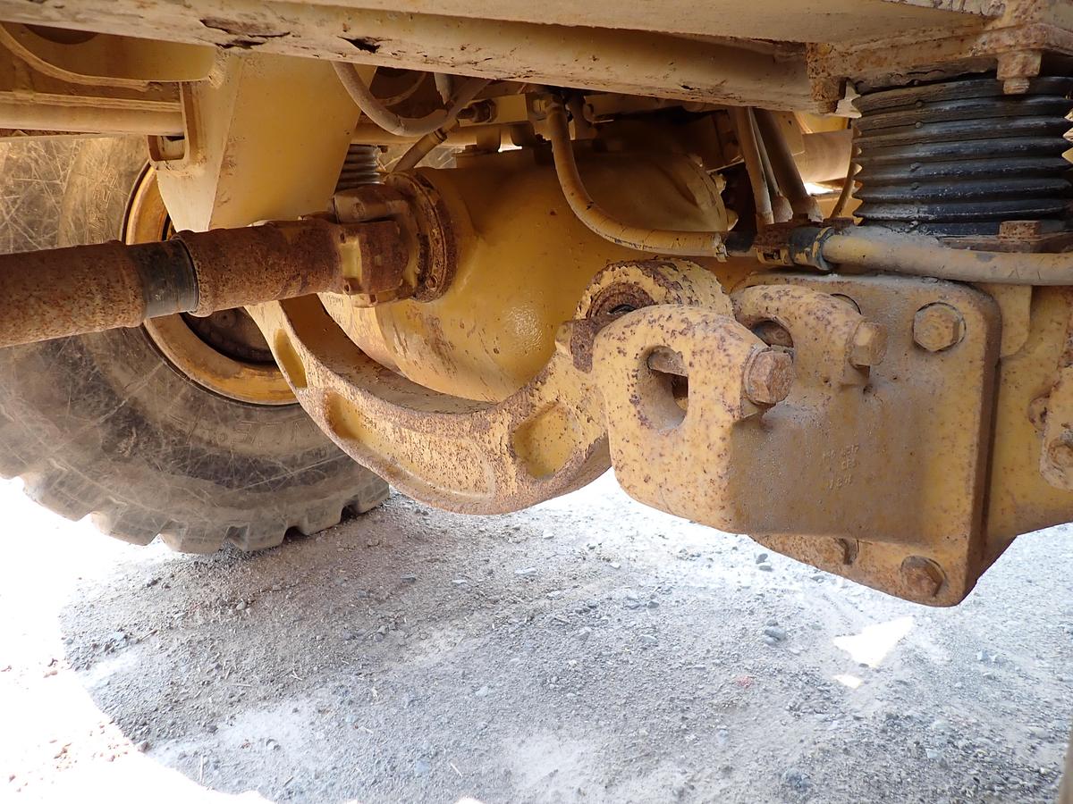 Used 2006 CAT 735