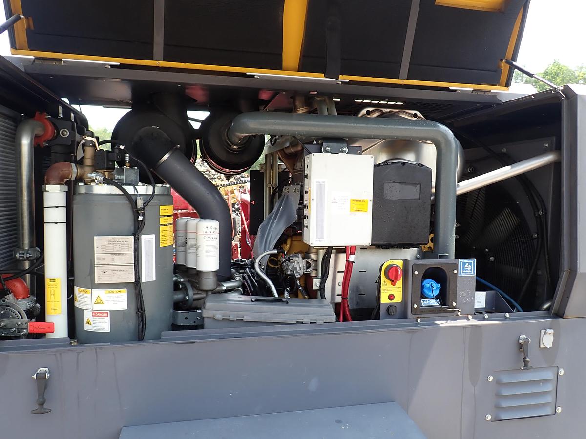 Used 2019 Atlas Copco XAS950CD8 950 CFM Air Compressor 1496 HOURS