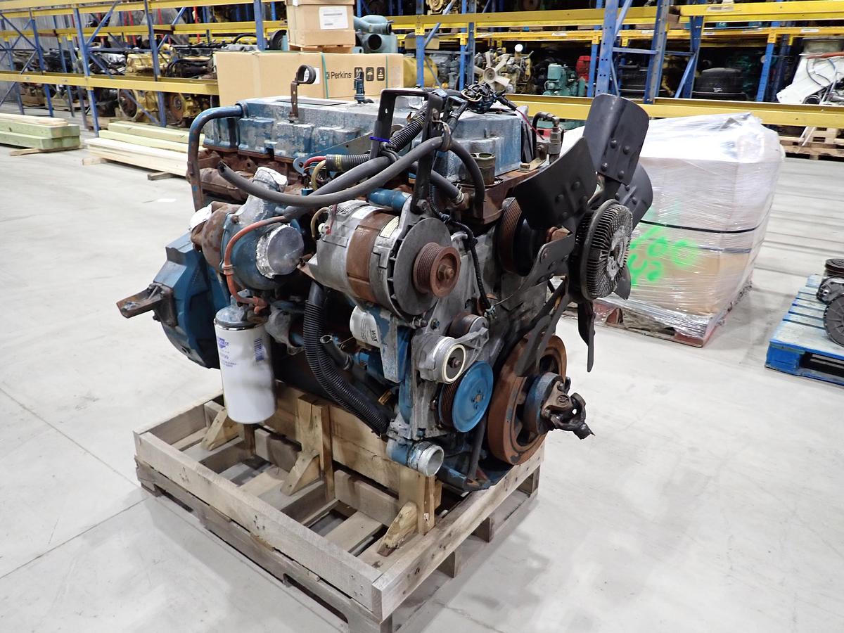 Used 2000 International DT466E HT