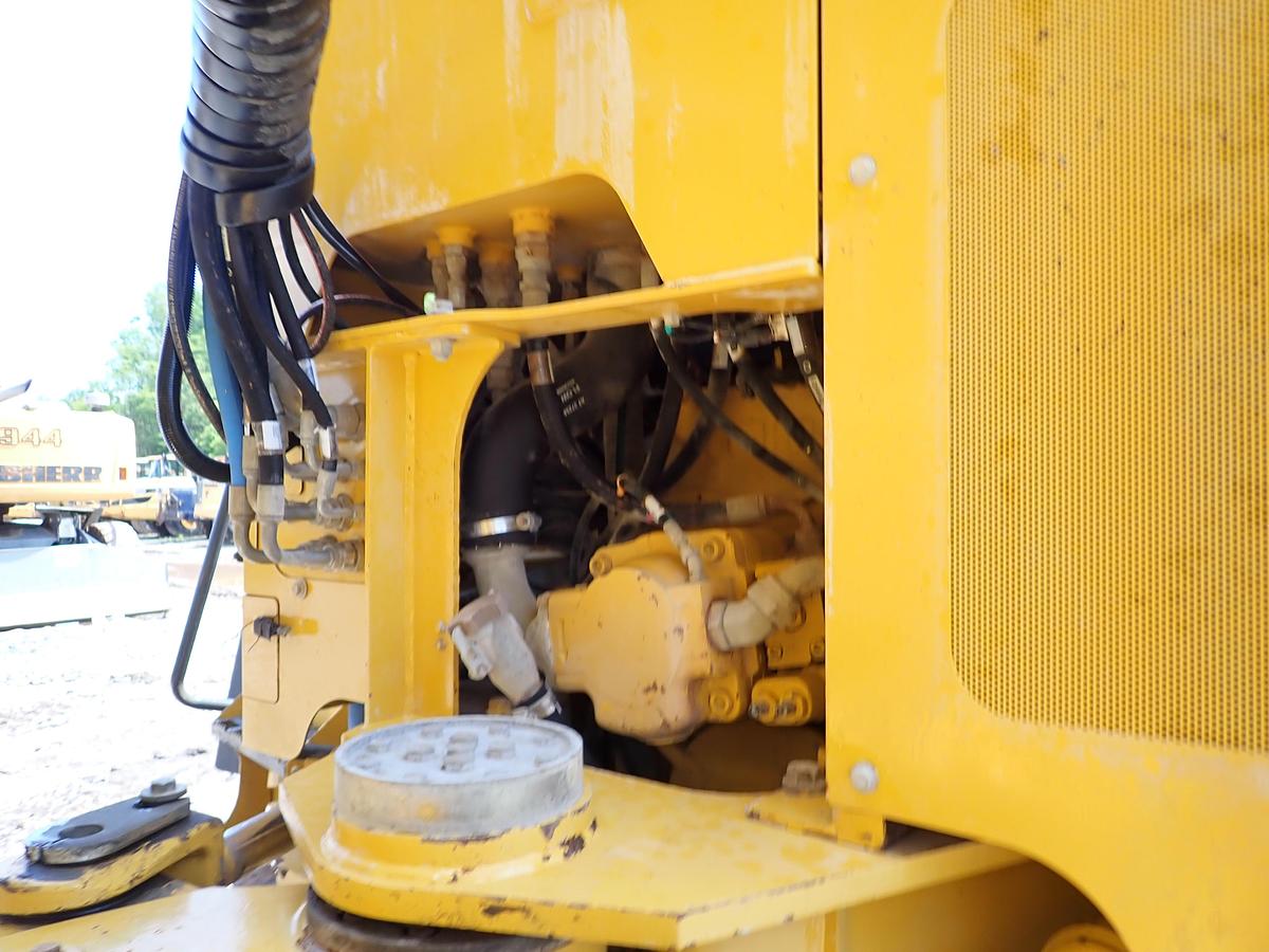 Used 2015 John Deere 460E Articulated Water Truck 9000 GALLON