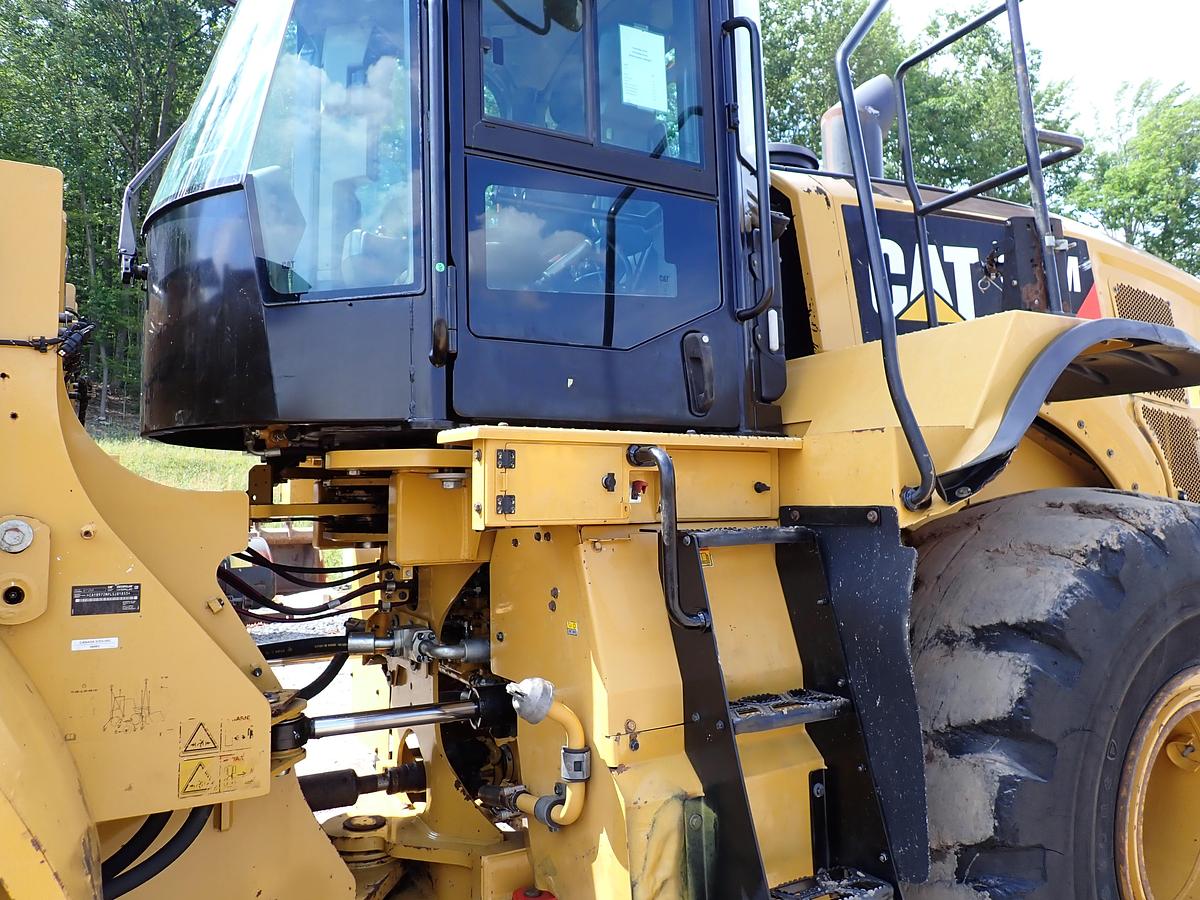 Used 2018 CAT 972M Wheel Loader