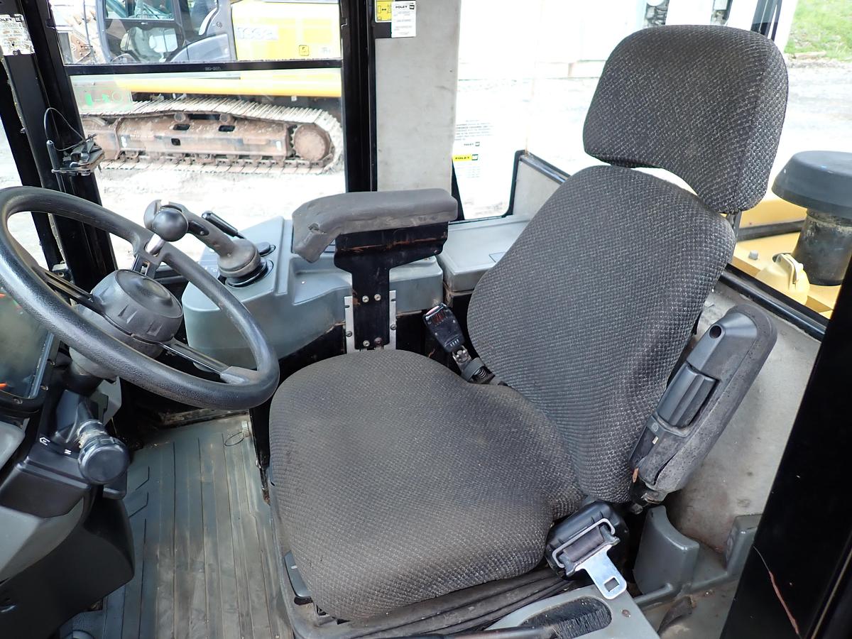 Used 2010 CAT 938H