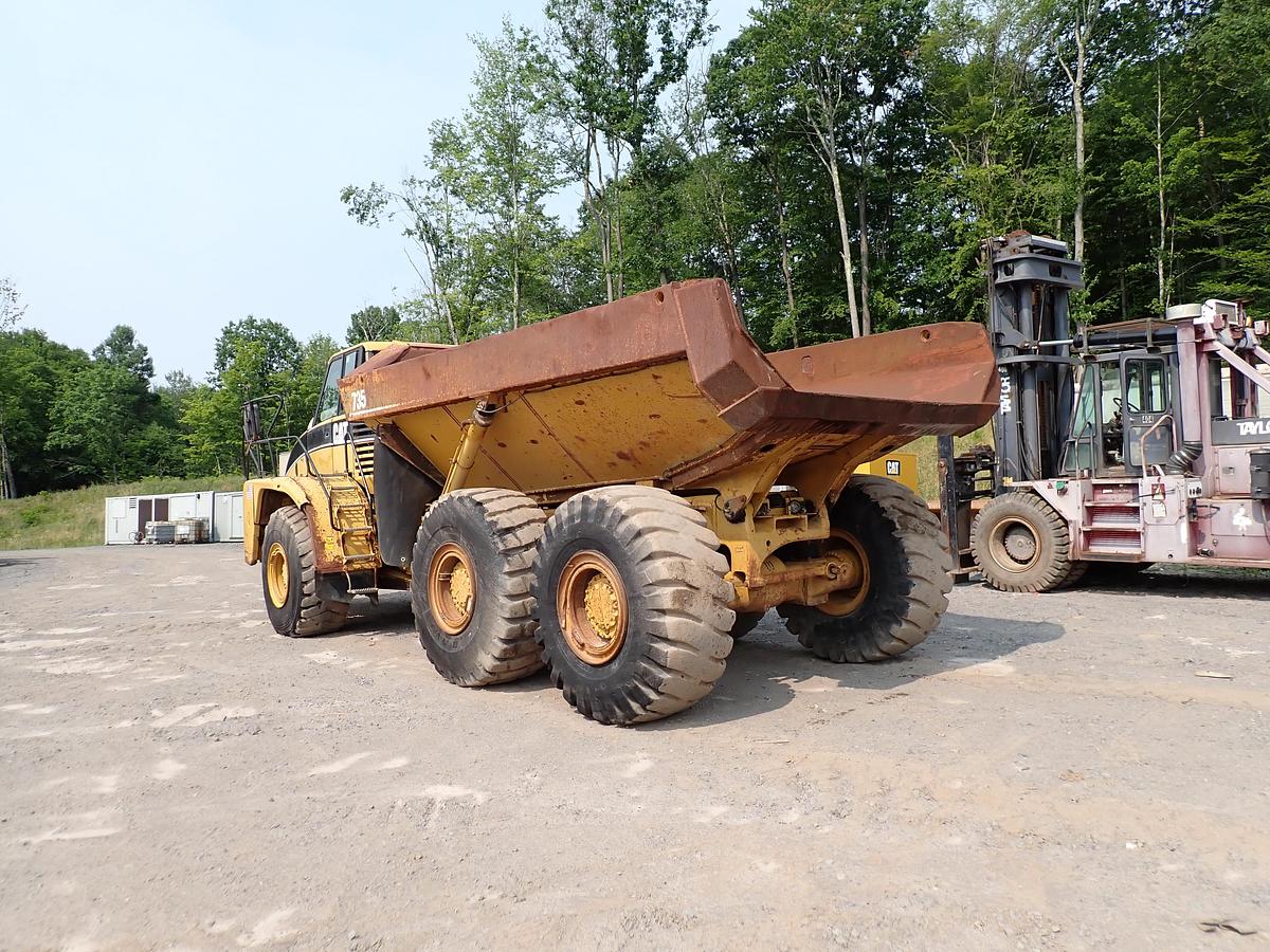 Used 2006 CAT 735