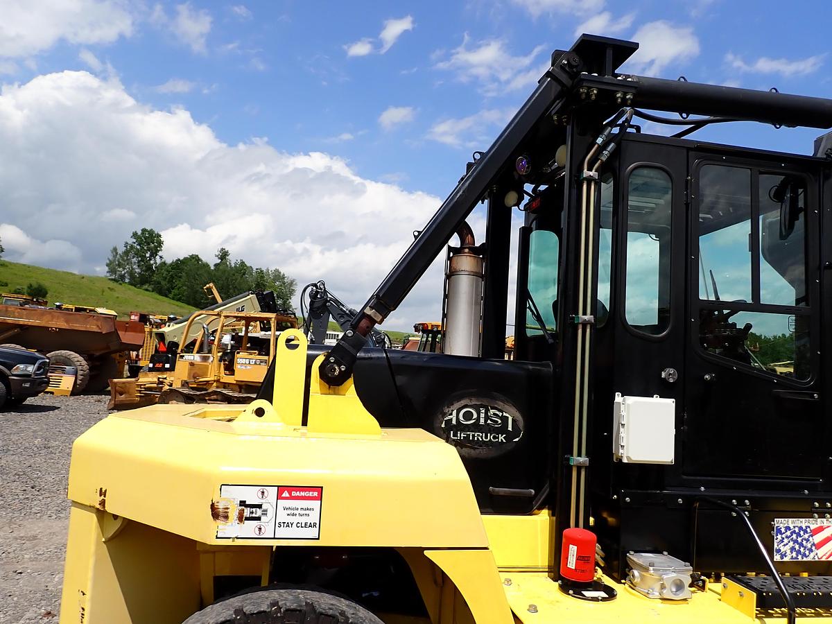 Used 2015 Hoist P300 30,000 Lb Forklift LOW HOURS!