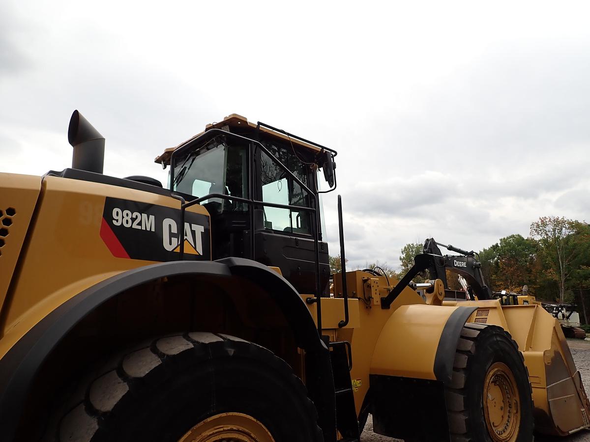 Used 2015 CAT 982M Wheel Loader