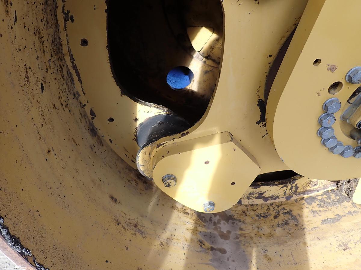 Used 2015 CAT CB64 Double Drum Roller