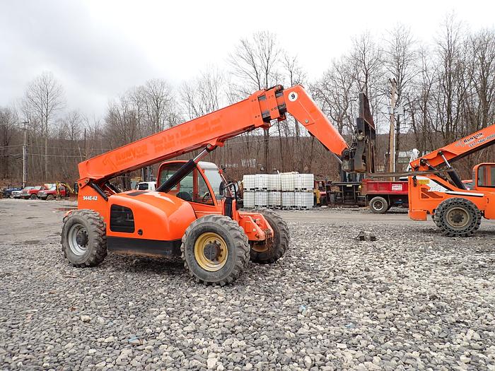 Used 2009 Lull 944E-42