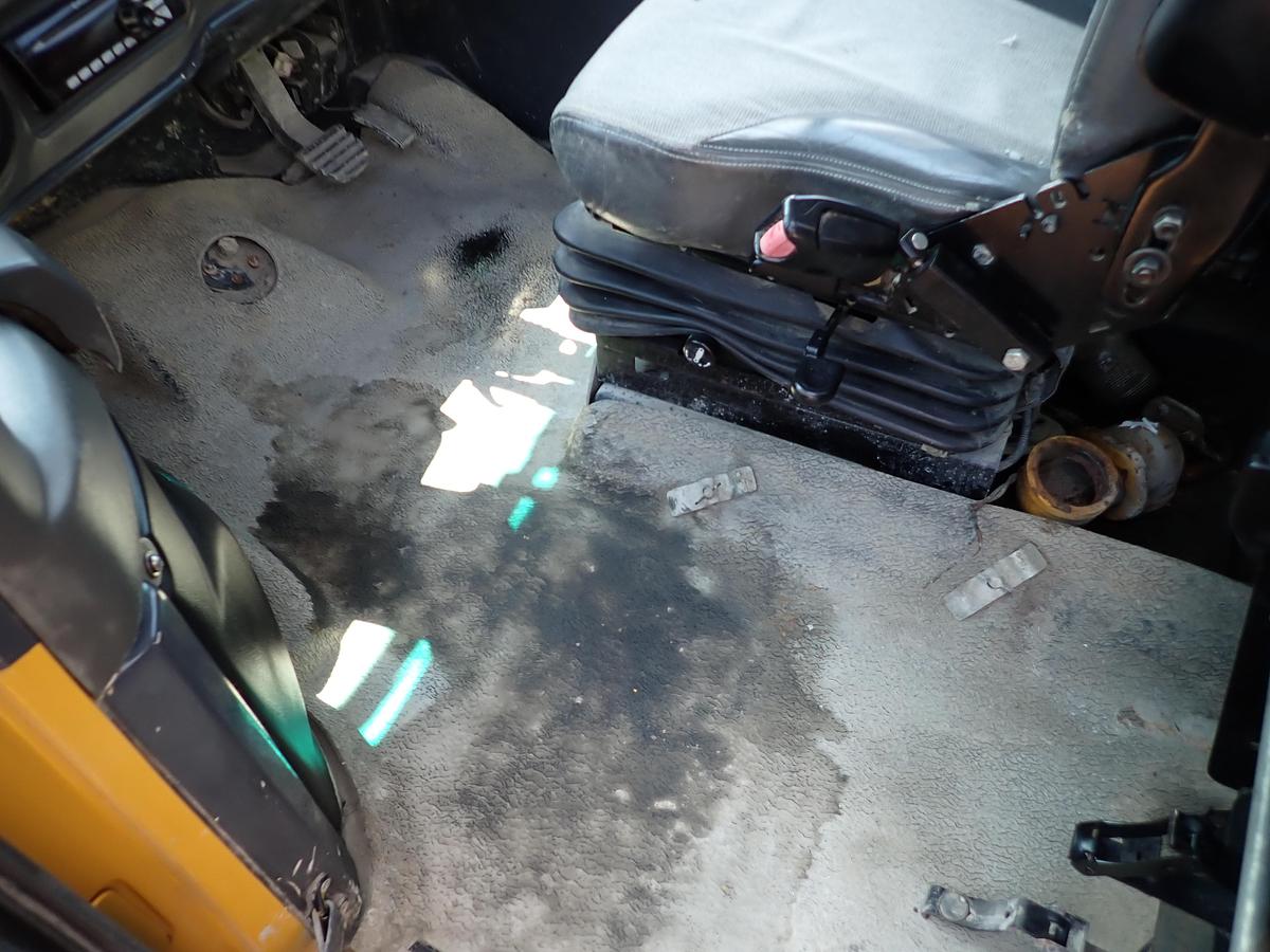 Used 2015 John Deere 460E Articulated Water Truck 9000 GALLON