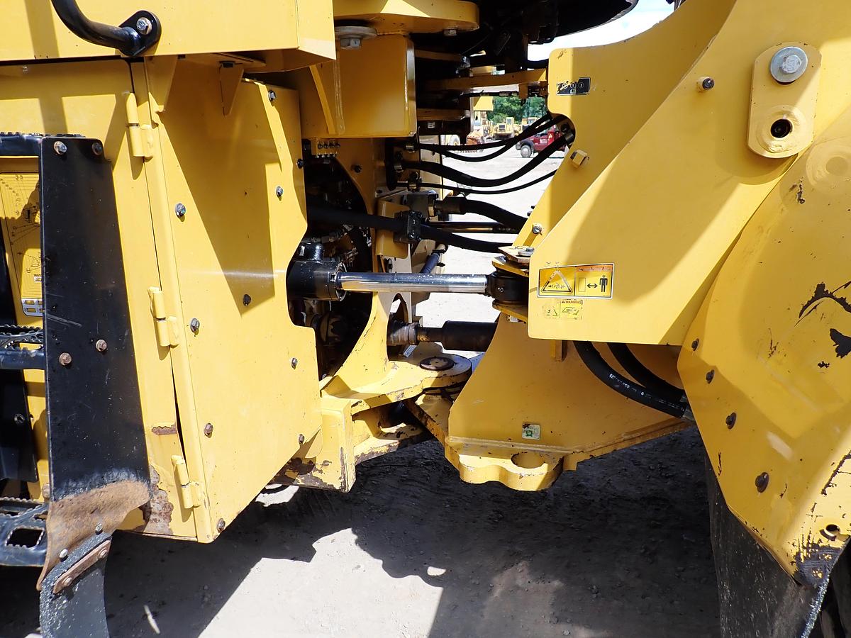 Used 2018 CAT 972M Wheel Loader