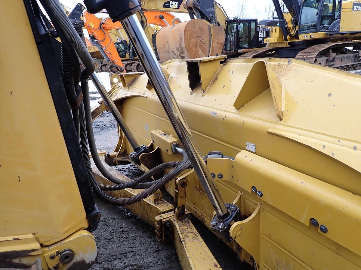 Used 2022 CAT D6 LGP Crawler Dozer 
