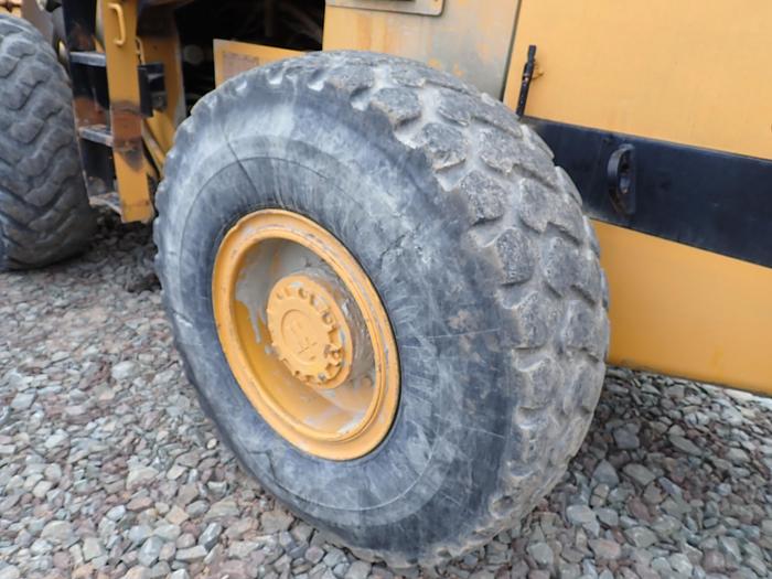 Used Dresser 530 Wheel Loader w/ FORKS & BUCKET