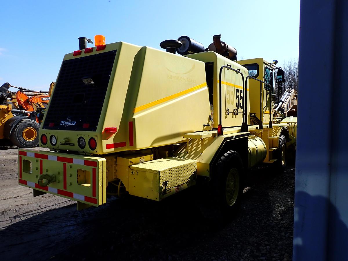 Used 2003 Oshkosh HB2923 Airport Snowblower