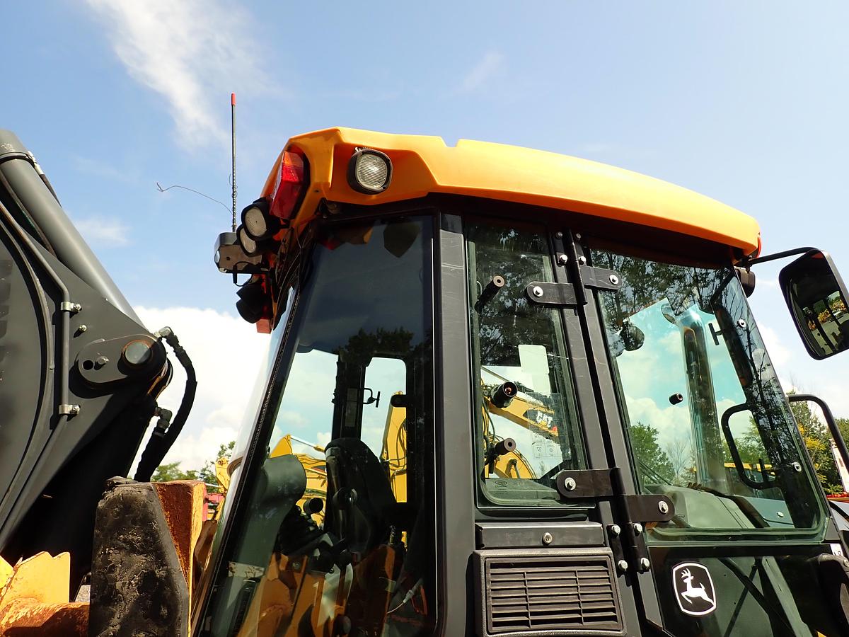 Used 2018 John Deere 410L Loader Backhoe LOADED! Q/C FORKS EXTENDAHOE