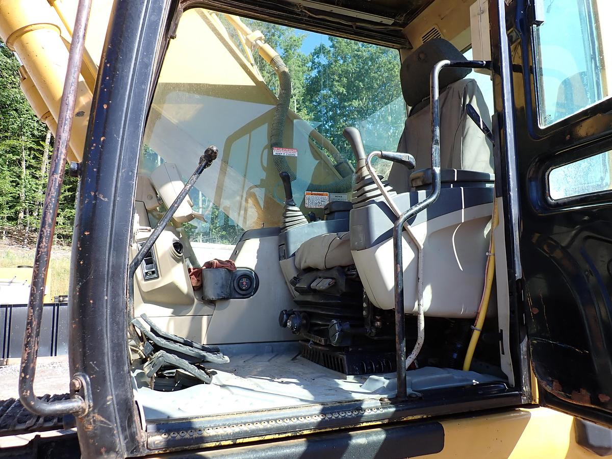 Used 2005 CAT 330CL Hydraulic Excavator