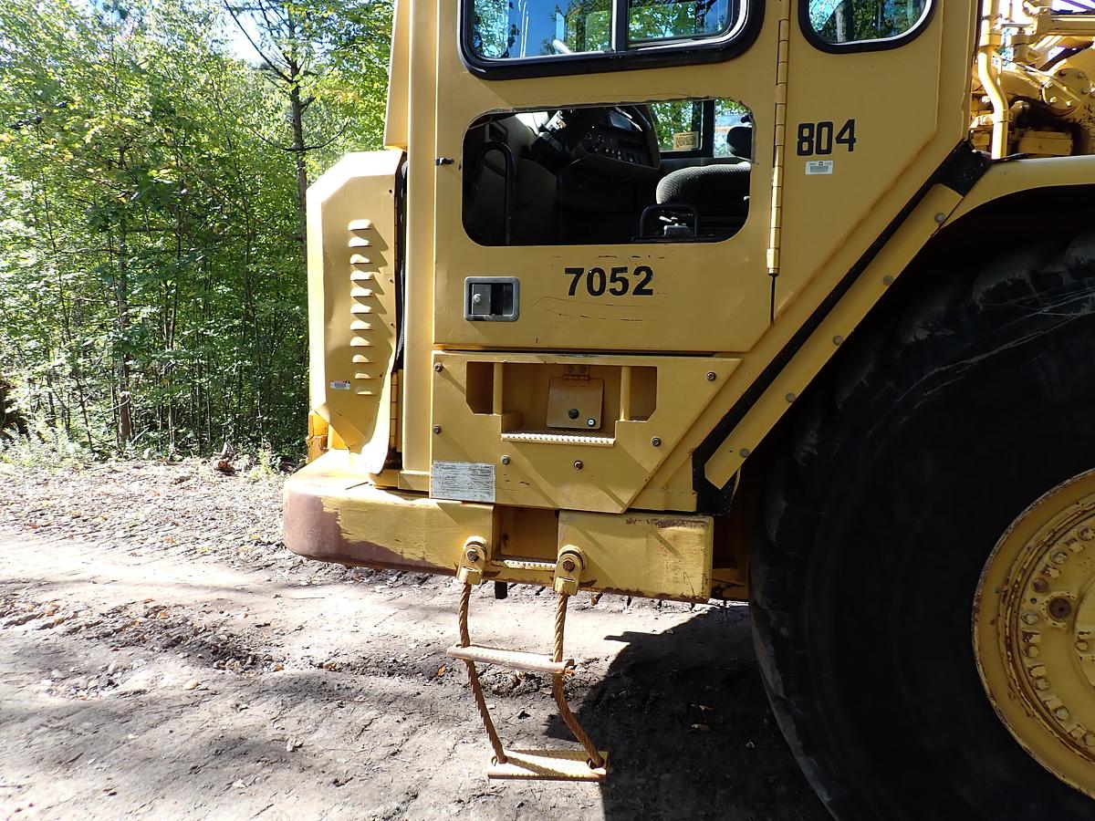Used 2004 CAT 621G Motor Scraper