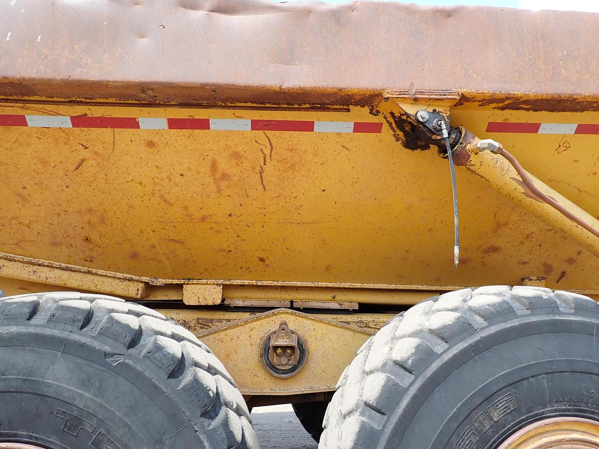 Used 2003 CAT 735