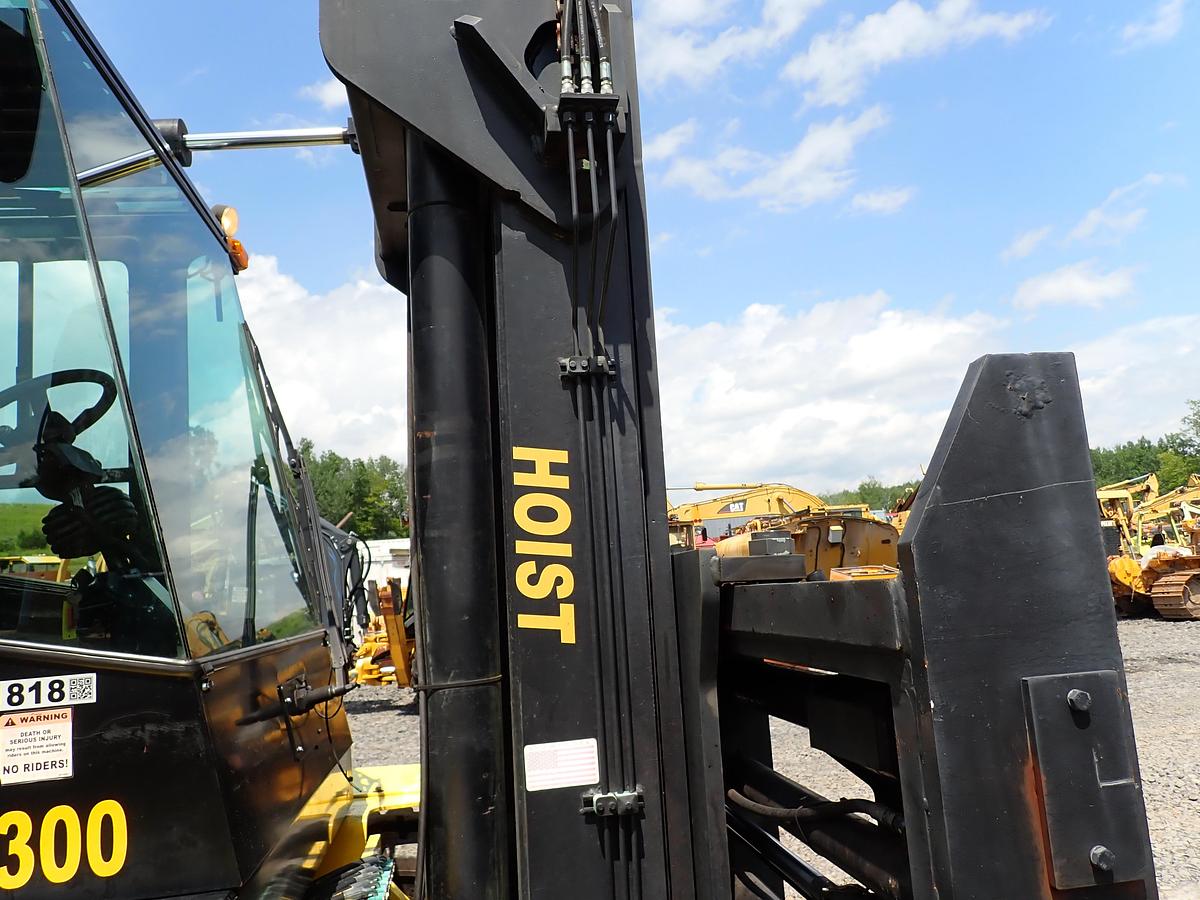 Used 2015 Hoist P300 30,000 Lb Forklift LOW HOURS!