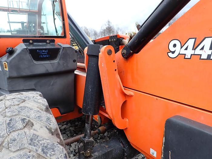 Used 2009 Lull 944E-42