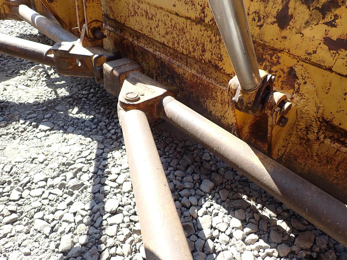 Used 1971 CAT D8H Crawler Dozer w/ RIPPER!