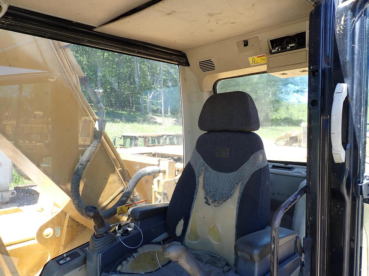 Used 2006 CAT 320CL