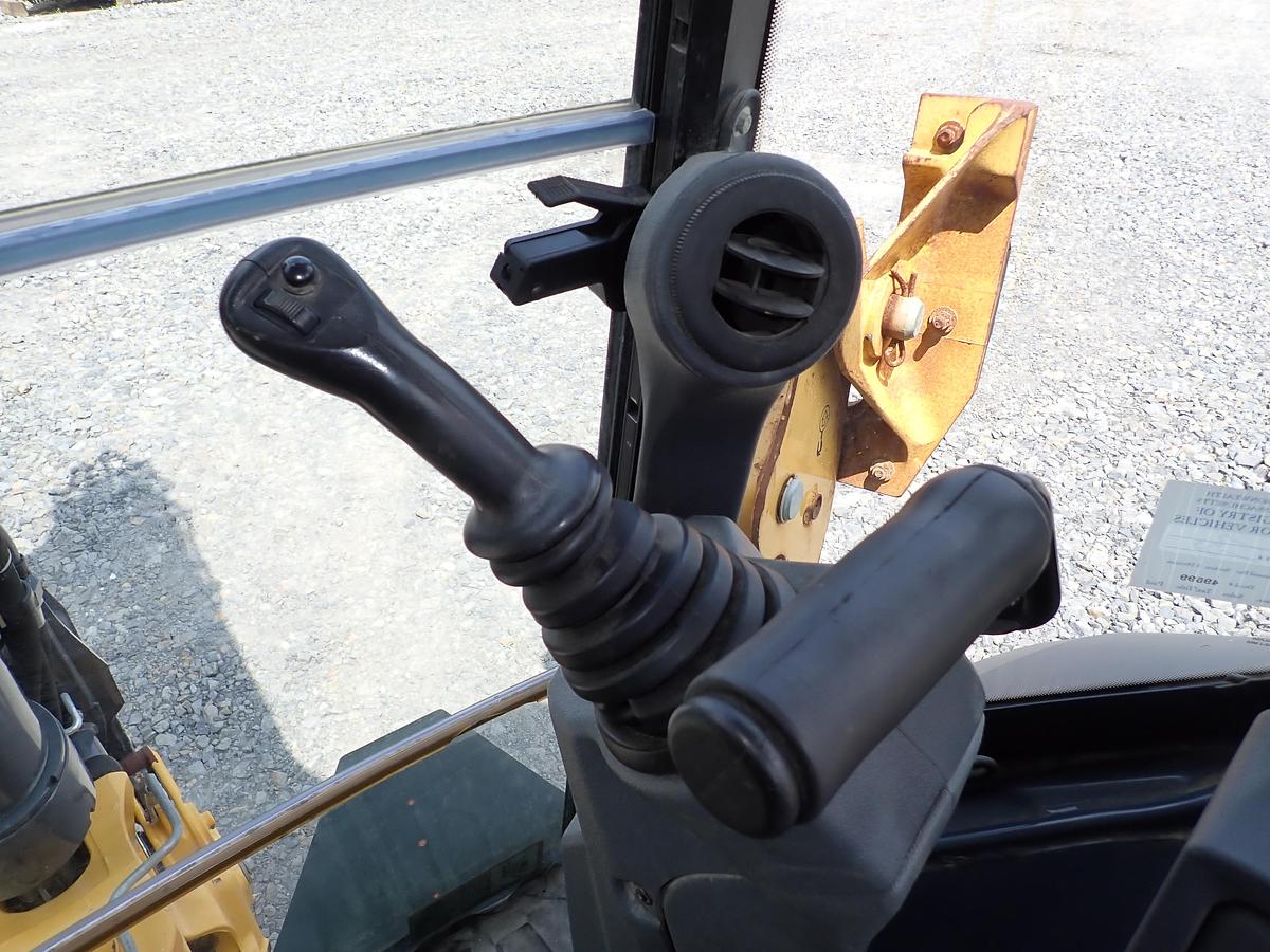 Used 2018 John Deere 410L Loader Backhoe LOADED! Q/C FORKS EXTENDAHOE