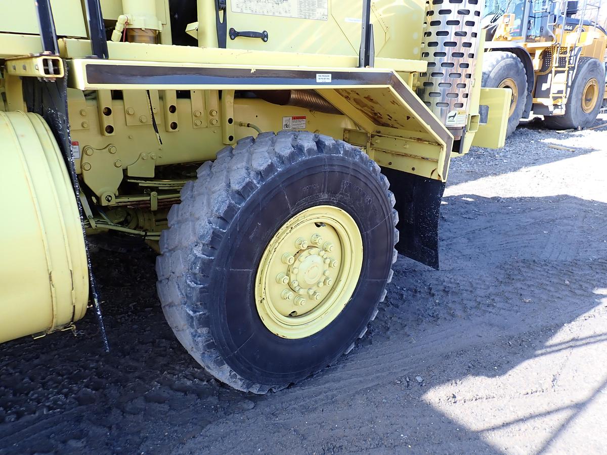 Used 2003 Oshkosh HB2923 Airport Snowblower