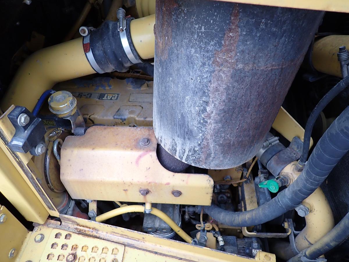 Used 2004 CAT D6R XL II